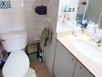 ¡Atención Inversionistas! Dpto. en venta 1 D + 1 B+ Bodega. Excelente ubicación.