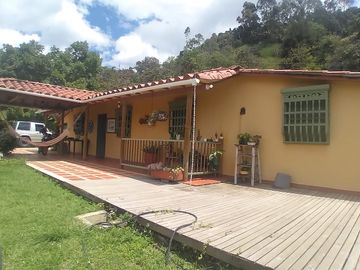 Venta hermosa Casa Finca, Vereda La Matica, Girardota, Ant.