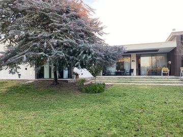 VÓRTICE INMOBILIARIA VENDE CASA EN BARRIO SOLARES DE MAIPÚ, MAIPÚ, MENDOZA