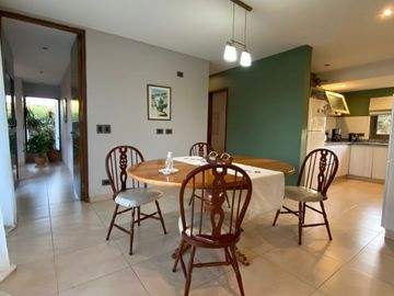 VÓRTICE INMOBILIARIA VENDE CASA EN BARRIO SOLARES DE MAIPÚ, MAIPÚ, MENDOZA