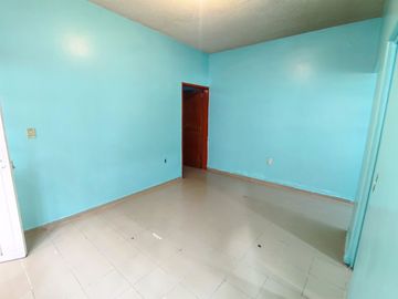 Casa en Venta en Jardines de Morelos Secc Islas con Local y 3 departamentos
