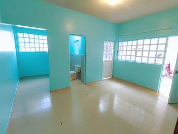 Casa en Venta en Jardines de Morelos Secc Islas con Local y 3 departamentos