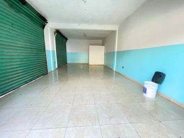 Casa en Venta en Jardines de Morelos Secc Islas con Local y 3 departamentos