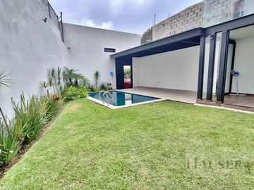 Venta de Moderna Casa en Privada Cerca Walmart Avila Camacho