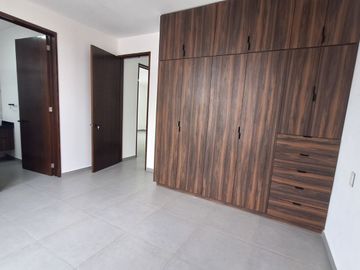 Venta de Moderna Casa en Privada Cerca Walmart Avila Camacho