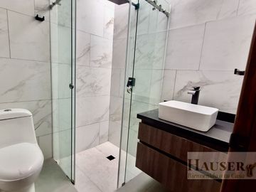 Venta de Moderna Casa en Privada Cerca Walmart Avila Camacho