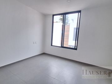 Venta de Moderna Casa en Privada Cerca Walmart Avila Camacho