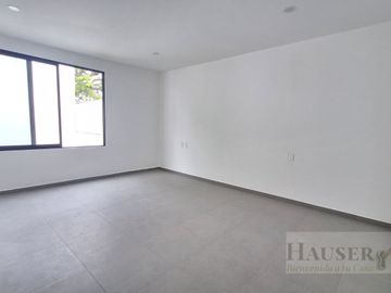 Venta de Moderna Casa en Privada Cerca Walmart Avila Camacho