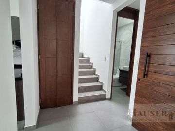 Venta de Moderna Casa en Privada Cerca Walmart Avila Camacho