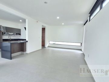 Venta de Moderna Casa en Privada Cerca Walmart Avila Camacho