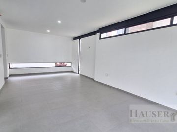 Venta de Moderna Casa en Privada Cerca Walmart Avila Camacho
