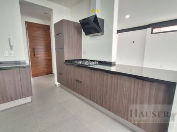 Venta de Moderna Casa en Privada Cerca Walmart Avila Camacho