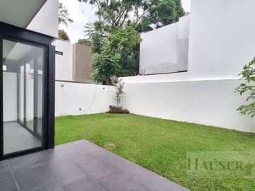 Venta de Moderna Casa en Privada Cerca Walmart Avila Camacho