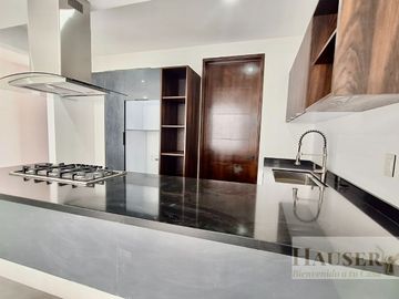 Venta de Moderna Casa en Privada Cerca Walmart Avila Camacho