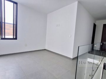 Venta de Moderna Casa en Privada Cerca Walmart Avila Camacho