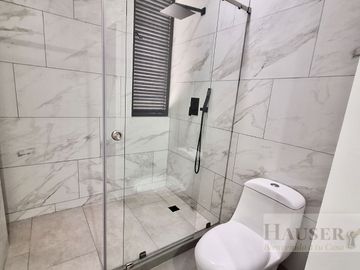 Venta de Moderna Casa en Privada Cerca Walmart Avila Camacho