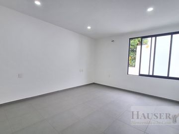 Venta de Moderna Casa en Privada Cerca Walmart Avila Camacho