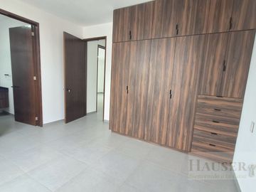 Venta de Moderna Casa en Privada Cerca Walmart Avila Camacho