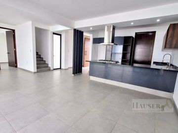 Venta de Moderna Casa en Privada Cerca Walmart Avila Camacho