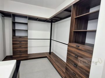 Venta de Moderna Casa en Privada Cerca Walmart Avila Camacho