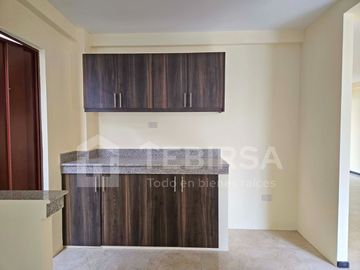 Venta de Casa Esquinera de 2 plantas, 3 dormitorios, cada uno con baño. Urbanización La Gran Vittoria Km 2 Vía La Aurora - Salitre.