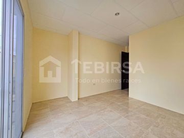 Venta de Casa Esquinera de 2 plantas, 3 dormitorios, cada uno con baño. Urbanización La Gran Vittoria Km 2 Vía La Aurora - Salitre.