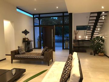 LOS CHILLOS, estrene propiedad de lujo con piscina, 1000m2 terreno y 386m2 construcción