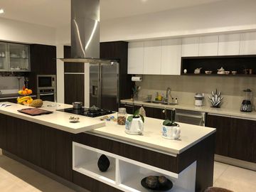 LOS CHILLOS, estrene propiedad de lujo con piscina, 1000m2 terreno y 386m2 construcción