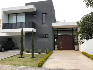 LOS CHILLOS, estrene propiedad de lujo con piscina, 1000m2 terreno y 386m2 construcción