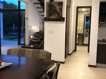 LOS CHILLOS, estrene propiedad de lujo con piscina, 1000m2 terreno y 386m2 construcción