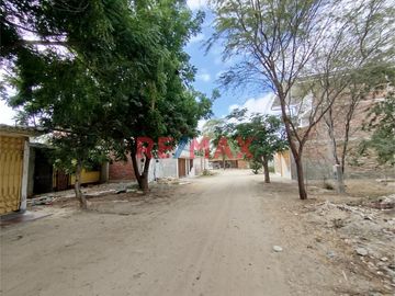 Venta De Terreno En Urb.Educadores 160M2 ID:1140103