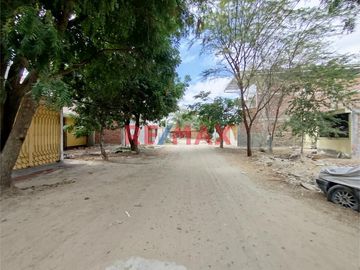 Venta De Terreno En Urb.Educadores 160M2 ID:1140103