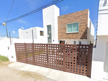 Excelente oportunidad, linda casita muy bien ubicada