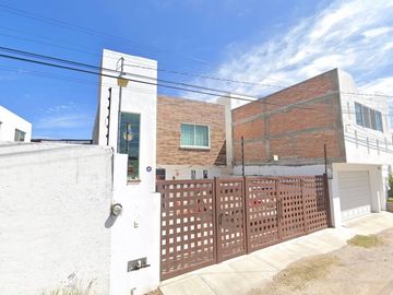 Excelente oportunidad, linda casita muy bien ubicada