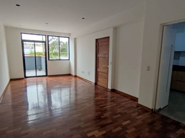 Vendo hermoso departamento en el distrito de  La Molina 210mt2