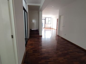 Vendo hermoso departamento en el distrito de  La Molina 210mt2