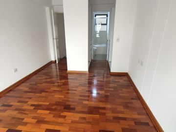 Vendo hermoso departamento en el distrito de  La Molina 210mt2