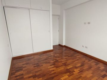 Vendo hermoso departamento en el distrito de  La Molina 210mt2