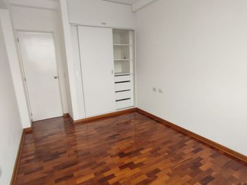 Vendo hermoso departamento en el distrito de  La Molina 210mt2