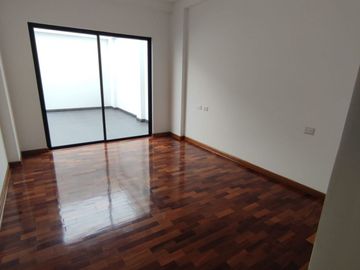 Vendo hermoso departamento en el distrito de  La Molina 210mt2