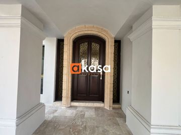 Quinta en Venta en Residencial Bugambilias, Carretera Nacional.
