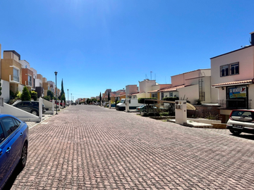 Casa En Venta Remate Bancario En Fraccionamiento Lomas Del Ángel Puebla Jp