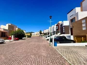 Casa En Venta Remate Bancario En Fraccionamiento Lomas Del Ángel Puebla Jp