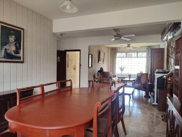 Venta de casa en Centenario Sur.
