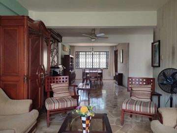 Venta de casa en Centenario Sur.