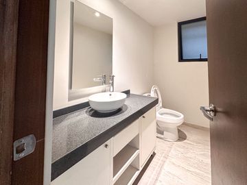 Venta de Casa condominio en la del Valle con roof y terraza privado