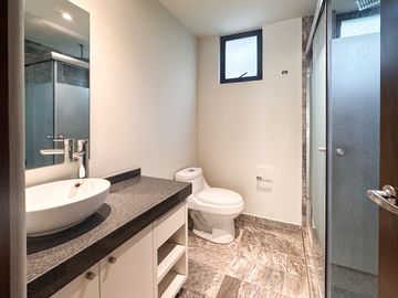 Venta de Casa condominio en la del Valle con roof y terraza privado