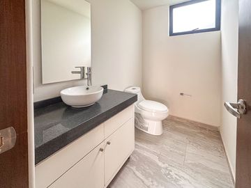 Venta de Casa condominio en la del Valle con roof y terraza privado