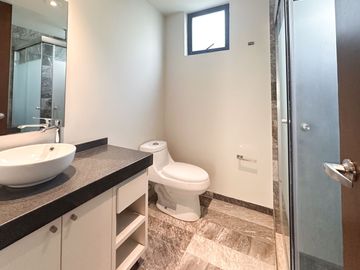 Venta de Casa condominio en la del Valle con roof y terraza privado