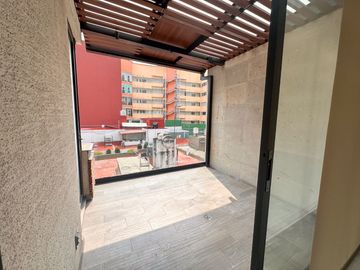 Venta de Casa condominio en la del Valle con roof y terraza privado